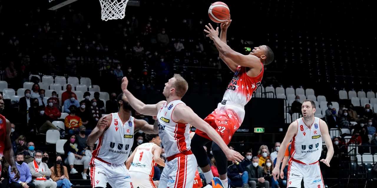 Hall e Bentil le stelle più lucenti del firmamento milanese, Thompson e Johnson i peggiori di Caja. Le pagelle di Reggio Emilia- Milano