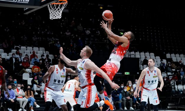 Hall e Bentil le stelle più lucenti del firmamento milanese, Thompson e Johnson i peggiori di Caja. Le pagelle di Reggio Emilia- Milano
