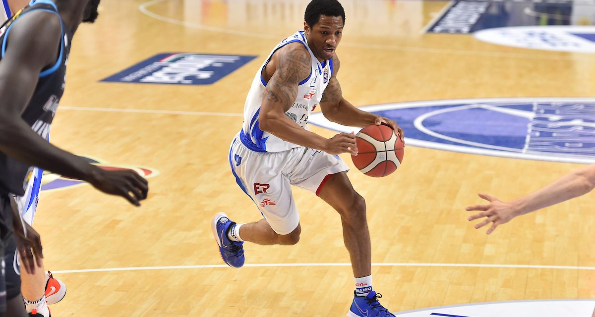 Sassari sconfigge Cremona 98-82 e conquista l’accesso matematico ai play-off