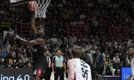 Le pagelle di Virtus Bologna-Derthona: Jaiteh e Shengelia dominatori di un gruppo che esprime anche grande forza corale, che Scariolo gestisce con maestria. Teodosic ed Hackett, pennellate d’autore. Macura e Severini i Leoni di una Tortona che rimane d’applausi