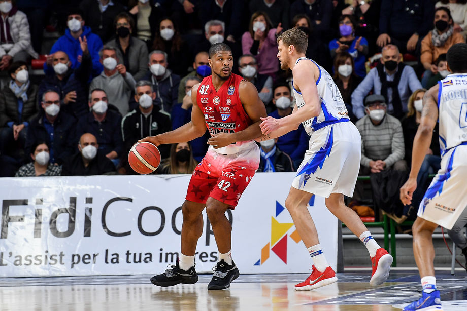 Sabato 28 maggio alle 19 su RaiPlay ed Eurosport 2 al via la semifinale tra Milano e Sassari