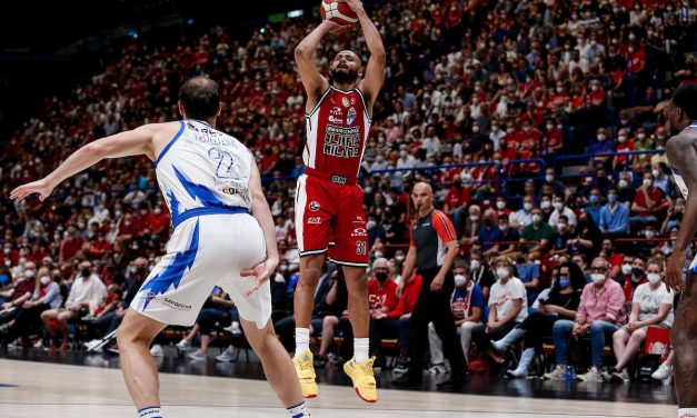 Gara 1 è di Milano, Sassari battuta nonostante 25 minuti di lotta.