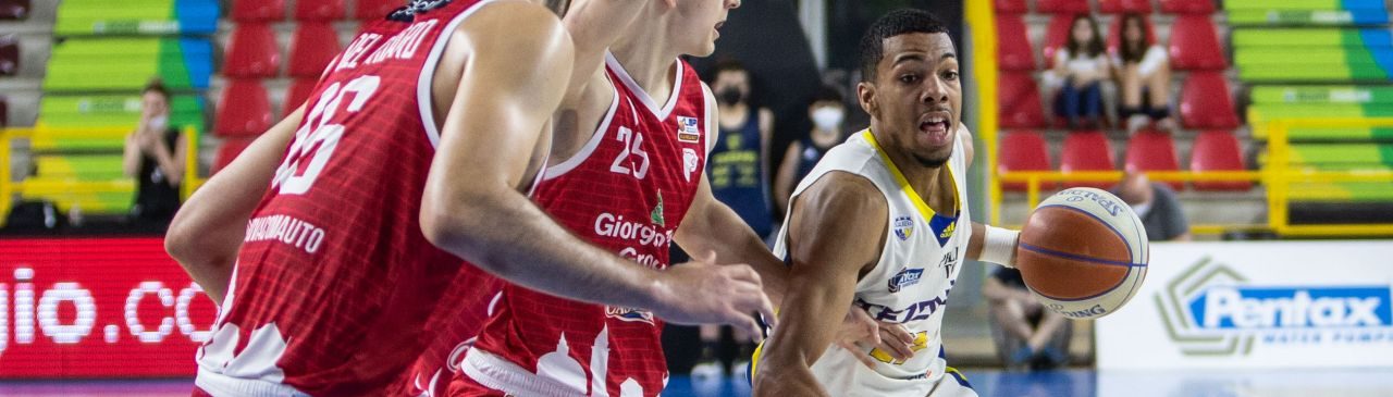 Playoff A2, semifinali, gara 2: Verona batte Pistoia 84-76 e si porta 2-0 nella serie