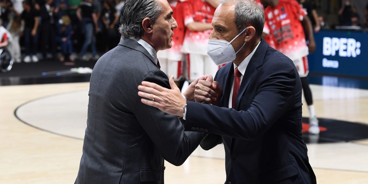 Scariolo: “Chiedo adesso ai miei giocatori di tenere duro, è stata una partita emozionante”. Messina: “Il tecnico a pochi minuti dalla fine è stato decisivo”