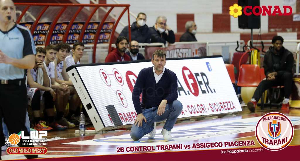 Trapani, rinnovo biennale per coach Parente