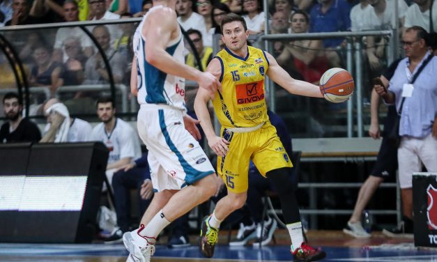 Le pagelle di Scafati-Cantù: Clarke devastante, Ikangi e Monaldi fondamentali, deludono Bryant e Allen
