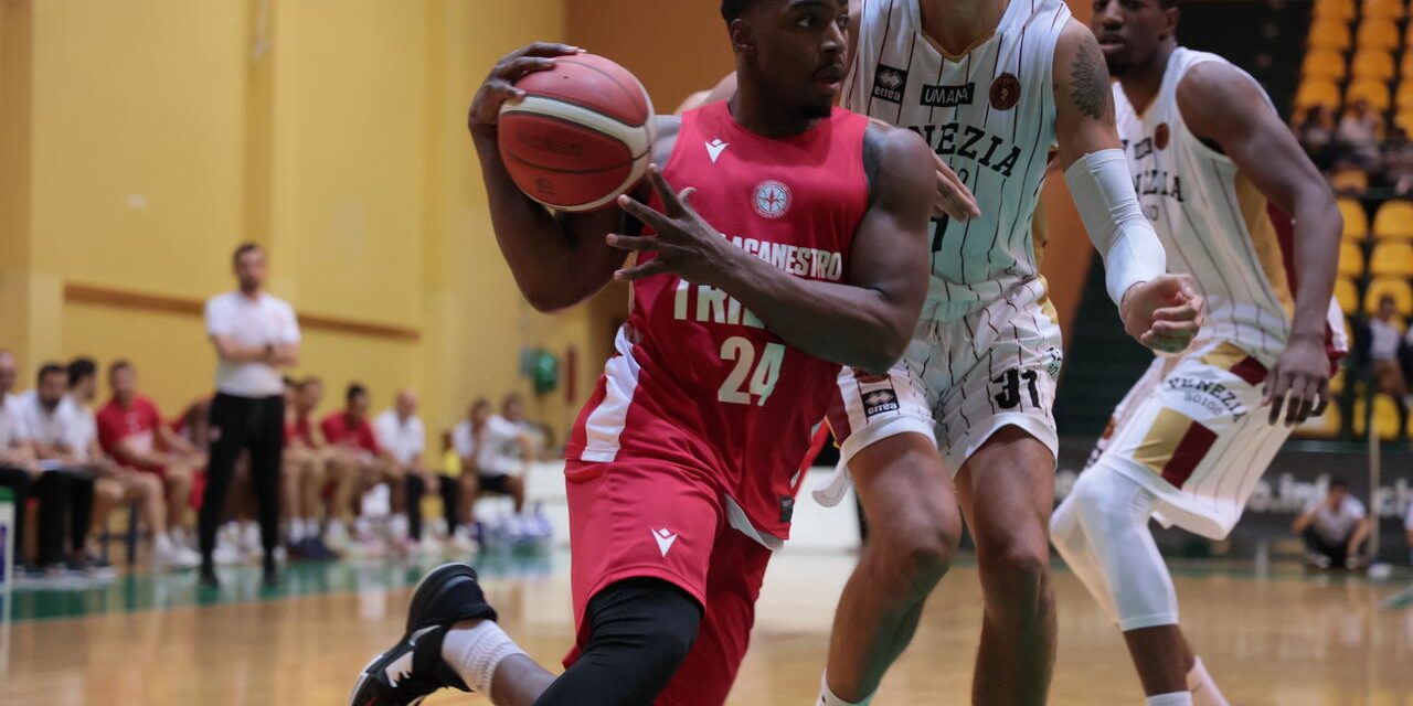 Trieste, da valutare le condizioni di Frank Bartley dopo aver subito un colpo alla testa