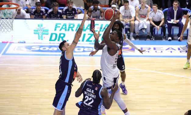 BM ON LBA – Brindisi trova il primo squillo, una combattiva Napoli ko 77-70 – di Valerio Laurenti