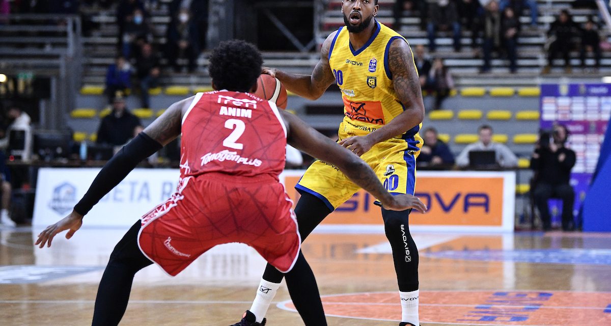 BM ON LBA / LE PAGELLE: PINKINS E STONE DECISIVI, ESORDIO POSITIVO PER IMBRO’. OLISEVICIUS MAI IN PARTITA – DI SALVATORE POSSUMATO