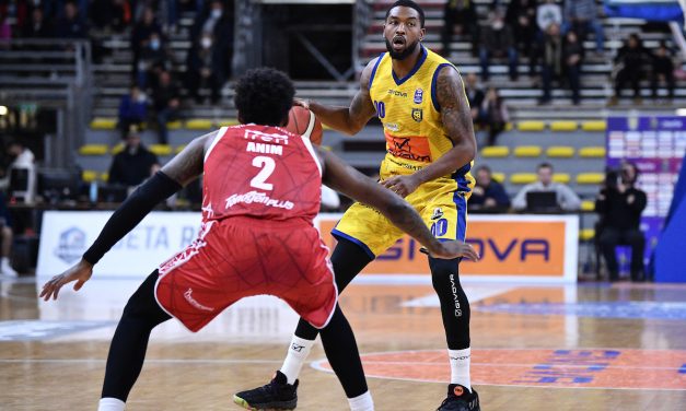 BM ON LBA / LE PAGELLE: PINKINS E STONE DECISIVI, ESORDIO POSITIVO PER IMBRO’. OLISEVICIUS MAI IN PARTITA – DI SALVATORE POSSUMATO