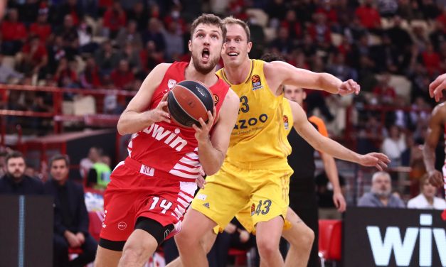 I Toronto Raptors tagliano Sasha Vezenkov: il giocatore tornerà all’Olympiakos