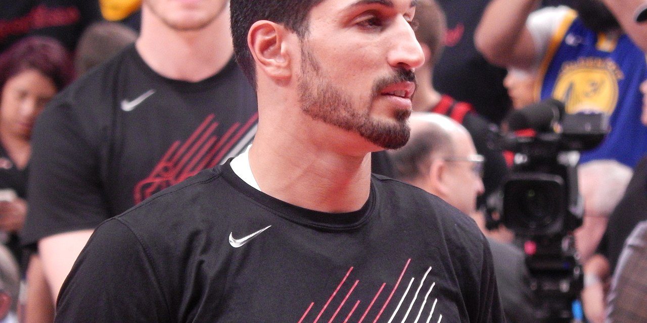 Enes Freedom Kanter sulla taglia posta dal regime turco su di lui: “Perchè l’amministrazione Biden, la NATO ed i leader occidentali restano in silenzio e provano ad usare la diplomazia con questi dittatori?”