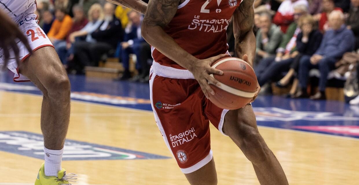 Trieste, si ferma Jalen Hudson per una distorsione al ginocchio destro