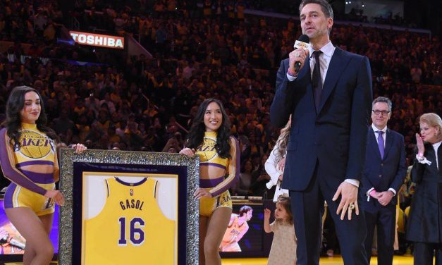 BM ON NBA/Nella notte del ritiro della n°16 di Pau Gasol i Lakers vincono contro Memphis, Ai Warriors non bastano i 40 di Curry vince OKC