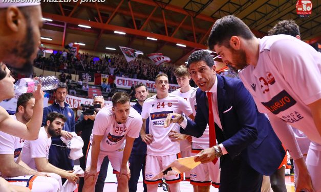 FOCUS BM/A2 EMOTICON: SECONDA FASE. FORLÌ BATTE CANTÙ NELLO SCONTRO AL VERTICE, TREVIGLIO NE APPROFITTA. TORINO DOMINA IL GIRONE BLU, MALE UDINE. AMBROSIN: ALTRA PROVA DA BOMBER E ALTRO MVP.