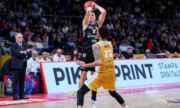 BM ON LBA/LO SCONTRO PLAYOFF È DI TRENTO: PESARO BATTUTA (70-84), AGGANCIATA E SUPERATA – DI MASSIMO FURLANI