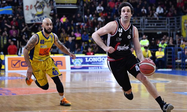 BM ON LBA / IL PUNTO VIRTUS : LA SASSARI RINATA DEL GIRONE DI RITORNO, GUIDATA DAL BOLOGNESISSIMO BUCCHI, L’OSTACOLO PIÙ ALTO VERSO IL PRIMO POSTO FINALE – DI ALESSANDRO STAGNI