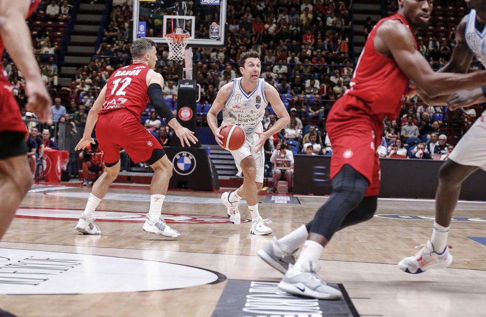 Sassari, capitan Devecchi e la classica dei playoff contro Venezia: “Sono sempre belle sfide, hanno fatto un gran finale di stagione ma anche noi stiamo lavorando bene”