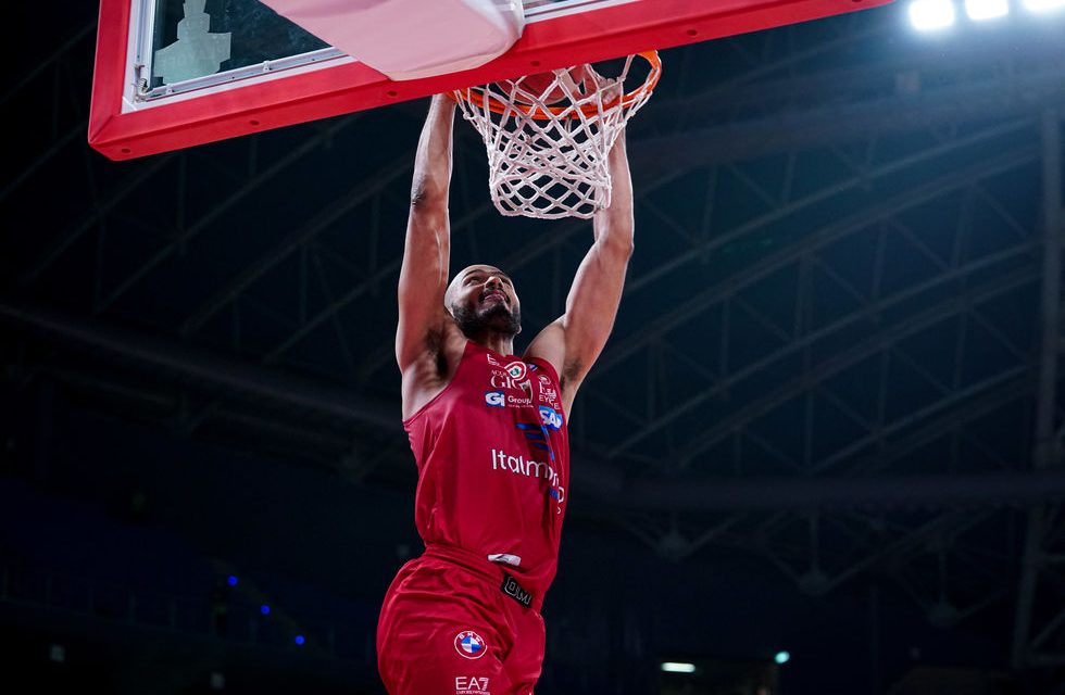 Milano, in gara 4 contro Pesaro il miglior Shields della stagione (25 punti e 34 di valutazione)