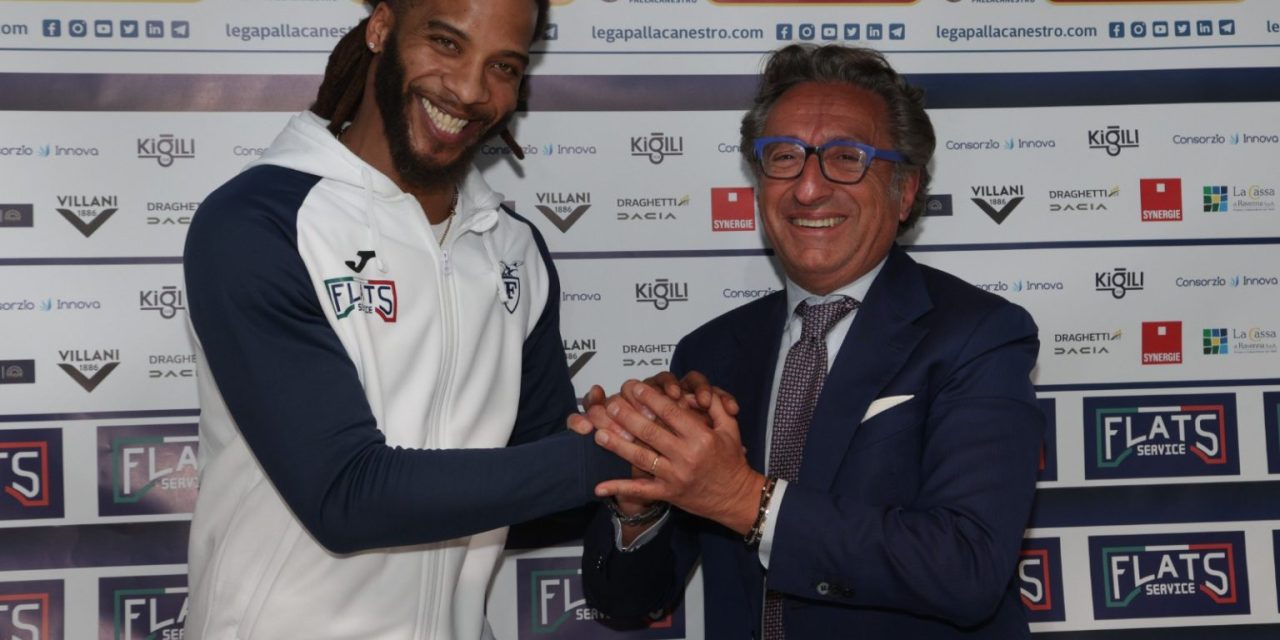 Adrian Banks: “Sono qua per dare freschezza e respiro alla squadra. Coach Dalmonte? Nel basket moderno i cambi sono molto veloci e non sai mai quando possono capitare certe situazioni”