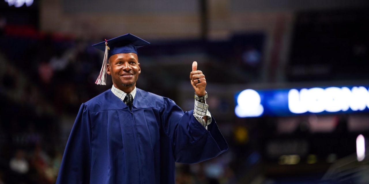 Ray Allen si laurea alla UConn: “Non è mai troppo tardi per imparare”