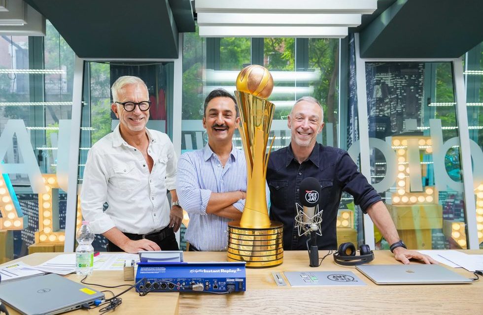 Il trofeo dello scudetto LBA a “Deejay Chiama Italia”