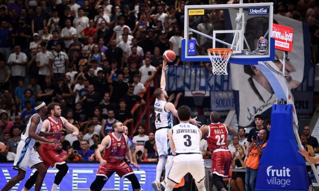 BM ON LBA/ LE PAGELLE – AL PALABARBUTO DI NAPOLI PULLEN E OWENS DANNO SPETTACOLO PER MILANO TROPPO SOLO MIROTIC – di GIANFRANCO PEZZOLATO
