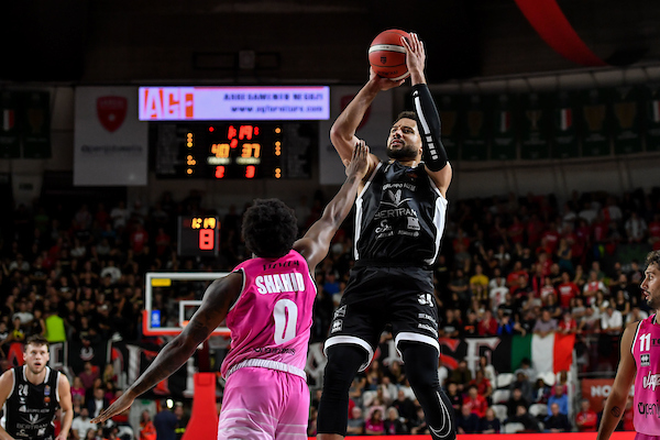 BM ON LBA/ Le Pagelle: Weems il dominatore, Radosevic e Daum incidono nel pitturato. Hanlan e Gabe Brown non evitano il ko di Varese – di Valerio Laurenti