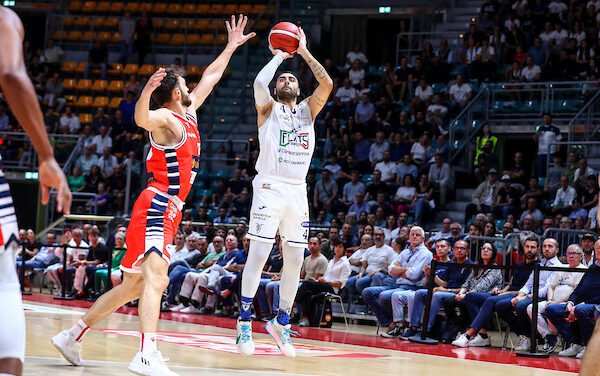 BM ON A2 – La difesa e un  super Aradori fanno volare L’Aquila, Forlì è battuta 73-63 – di Matteo Cuppi