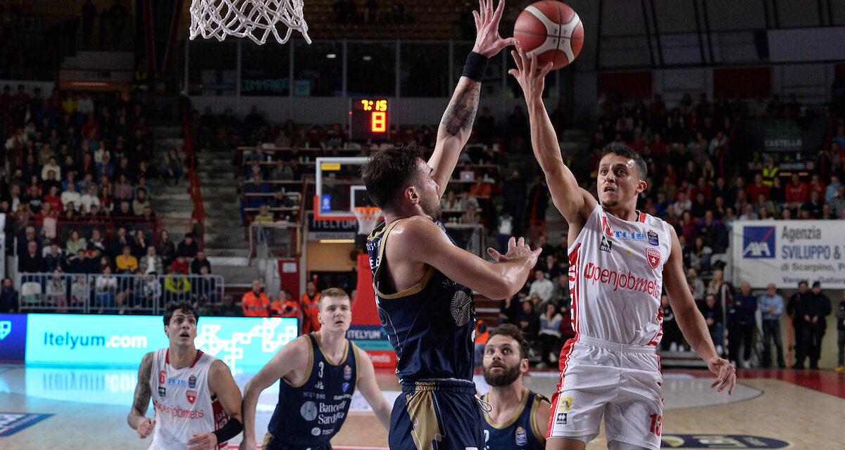 Varese, lussazione della spalla per Matteo Librizzi