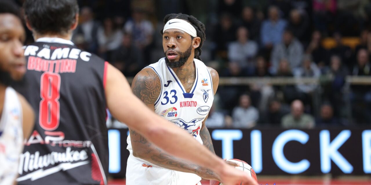 BM ON A2/ LA FLATS SERVICE FORTITUDO DILAGA NEL SECONDO TEMPO E BATTE L’OTTAVO GONG STAGIONALE, ANNICHILITA LA SELLA CENTO – DI MATTEO CUPPI