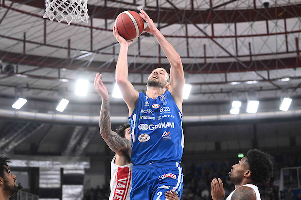 BM ON LBA: Una Germani devastante distrugge Varese imponendosi per 116-73. Un +43 che entra nella storia del club – di Riccardo Chiorzi
