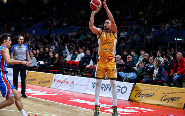 Pesaro, lesione muscolare alla coscia sinistra per Scott Bamforth