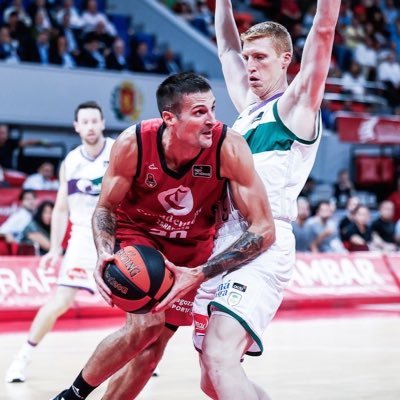 Cinciarini verso il ritorno in Italia. Il coach di Saragozza Fisac: “I figli e la moglie sono in Italia e lui si sente a disagio in questa situazione. Sta soffrendo a livello personale”