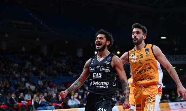 BM ON LBA/Il secondo tempo di Baldwin e Hubb è perfetto e l’Aquila non si volta più: Pesaro battuta 74-87, i bianconeri agganciano la Virtus in classifica – Di Massimo Furlani
