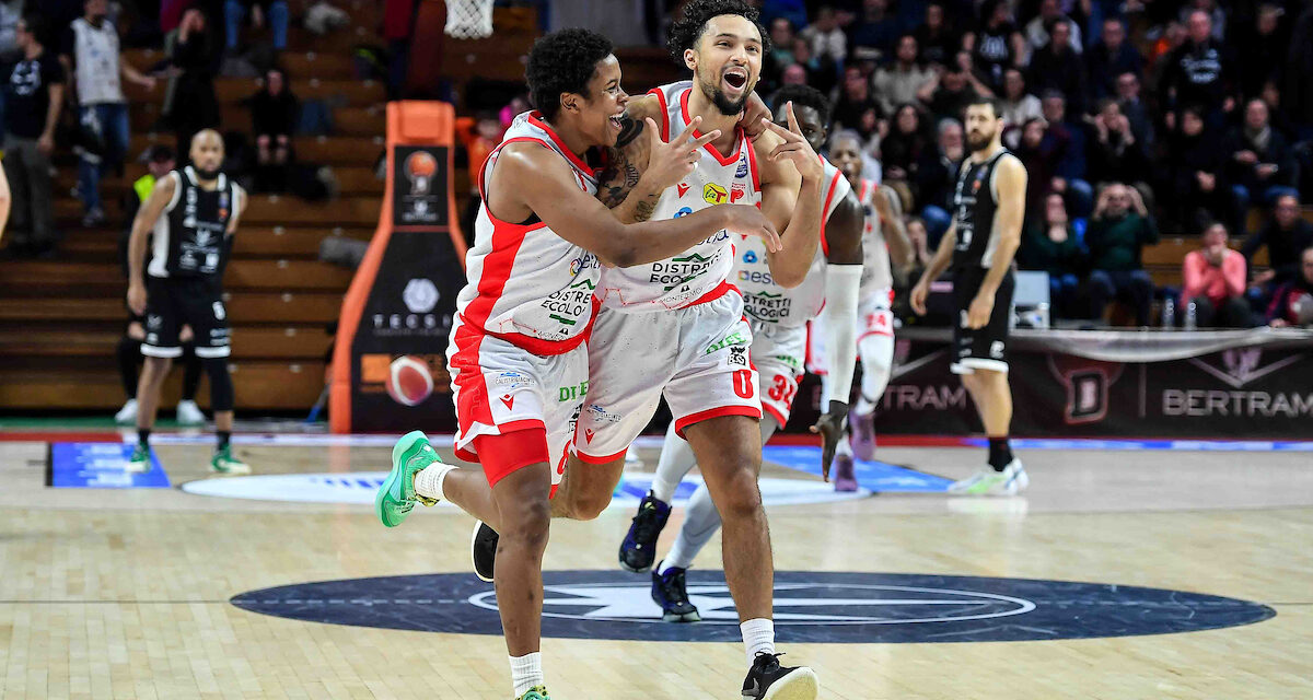 L’OTTOVOLANTE DI BM/ PISTOIA VOLA CON I “GEMELLI DEL GOL”, BRESCIA COMANDA LA CLASSIFICA, TREVISO E BRINDISI RIAPRONO LA LOTTA SALVEZZA. SASSARI UN TONFO INSPIEGABILE, VARESE È CRISI NERA – di EUGENIO PETRILLO