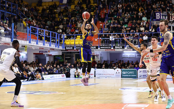 Clamoroso, David Logan annuncia il ritiro: “Ho fatto tutto il possibile nel basket, lascio il gioco che amo”