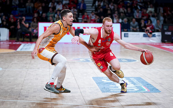 BM ON LBA/ Varese risorge dal -15 e sconfigge la VL Pesaro 88-81 – di Valerio Laurenti