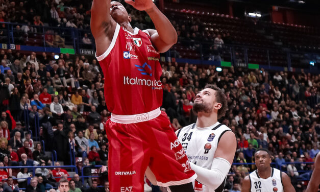 BM ON LBA/MELLI E HALL GUIDANO MILANO ALLA VITTORIA. ROSS E THOMAS PROVANO A ROVINARE LA FESTA SIMMENTHAL, LE PAGELLE: – di GIANFRANCO PEZZOLATO