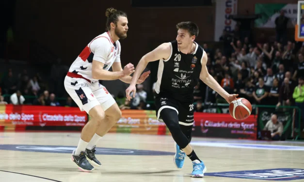 Tortona, contro Reggio Emilia il miglior Luca Severini visto in serie A (17 punti e 23 di valutazione)