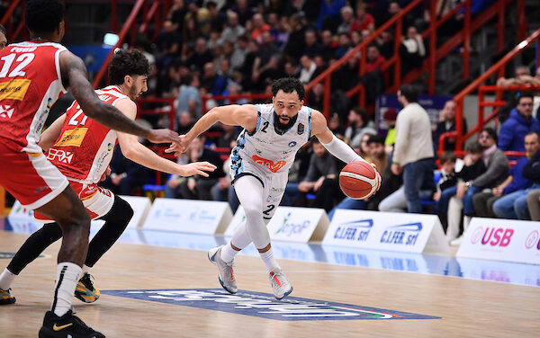 BM ON LBA/ Napoli fa un sol boccone di Pesaro (93-75), esordio amaro per Meo Sacchetti – di Elio De Falco