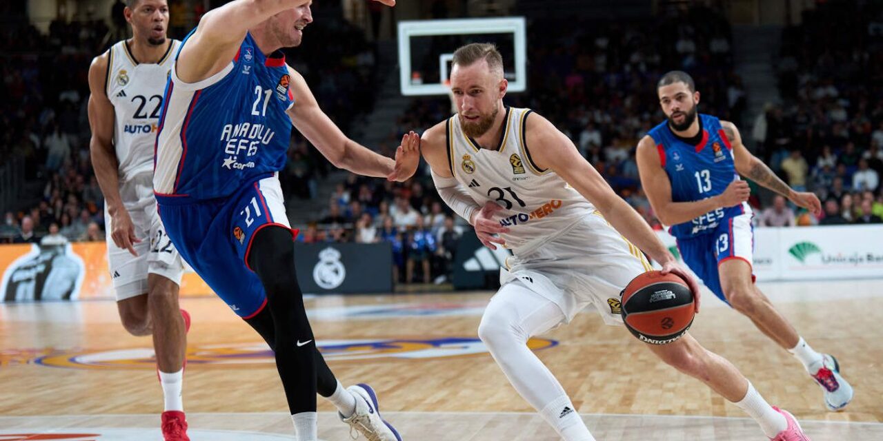 BM DA EUROLEAGUE/ REAL ED EFES FANNO LA STORIA: NELLA PARTITA INIFINITA CON 4 OVERTIME TRIONFANO I BLANCOS. IL BARÇA BATTE IL BASKONIA E IL PANA ESPUGNA VALENCIA