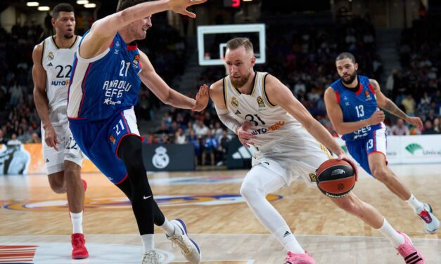 BM DA EUROLEAGUE/ REAL ED EFES FANNO LA STORIA: NELLA PARTITA INIFINITA CON 4 OVERTIME TRIONFANO I BLANCOS. IL BARÇA BATTE IL BASKONIA E IL PANA ESPUGNA VALENCIA