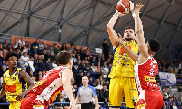 BM ON LBA/ LE PAGELLE: SCAFATI RIMONTA CON L’AIUTO DI GENTILE E NUNGE, CADE PESARO ANCHE SE BLUIETT LA TIENE IN VITA CON LE SUE TRIPLE – DI ALESSIO APICELLA