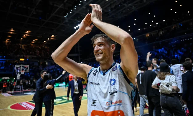 Napoli, parla capitan De Nicolao: “Siamo arrivati a Torino da veri “underdog”. Ricorderò per sempre la commozione della squadra dopo il trionfo”