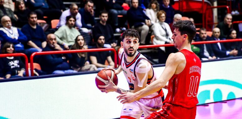 Forlì, elongazione muscolare del gemello laterale e del soleo della gamba destra per Fabio Valentini