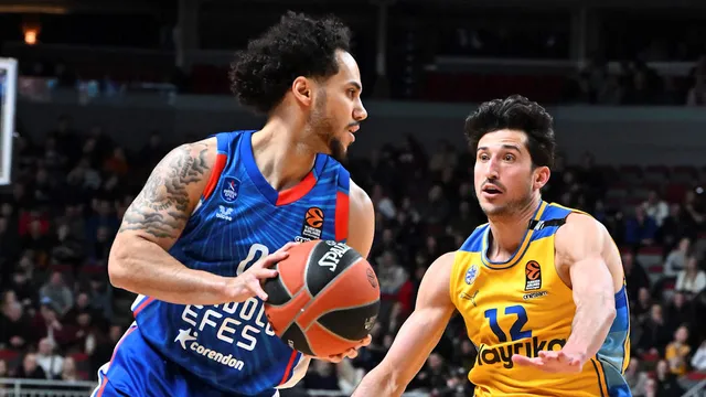 BM DA Euroleague/ Le Pagelle del big match: Larkin domina per l’Efes, l’eroe di giornata è Osmani, bene anche Clyburn. Baldwin IV non salva il Maccabi Tel Aviv – di Valerio Laurenti