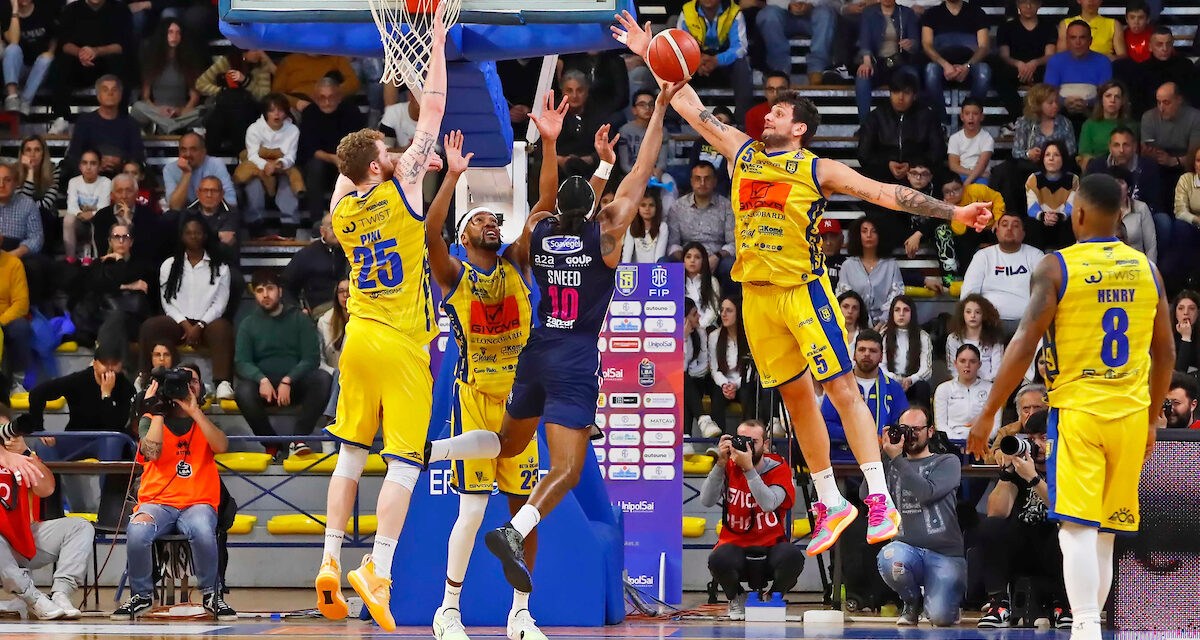 BM ON LBA/ BRINDISI VINCE IN VOLATA IL DERBY DEL SUD CONTRO UNA SCAFATI PASTICCIONA CHE SPRECA TROPPO, 84-76 IL PUNTEGGIO FINALE – DI ALESSIO APICELLA
