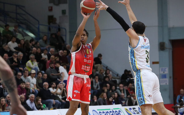 BM ON LBA/ Le Pagelle: Varnado trascina Pistoia alla vittoria, brillano anche Moore e Ogbeide. Adrian e Denegri non salvano Cremona – di Valerio Laurenti