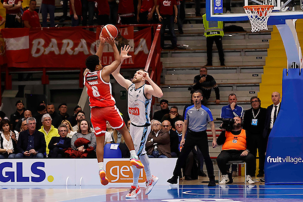BM ON LBA/ Charlie Moore fa la magia, Pistoia sbanca Napoli (93-95) – di Elio De Falco